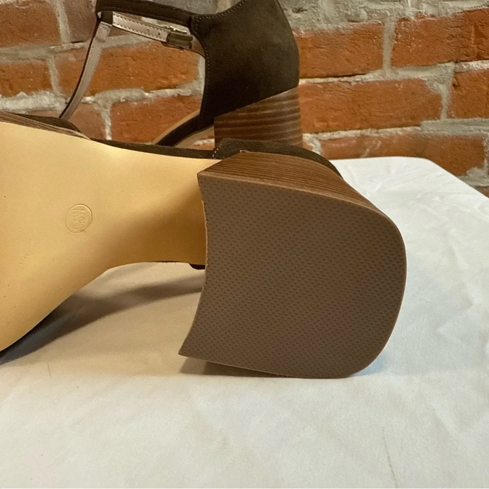 Brown Suede‎ Platform Sandals Size 9.5W NEW